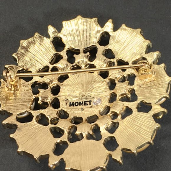 MONET Gold Tone Faux Pearl and Rhinestone Large Round Brooch - Picture 4 of 5